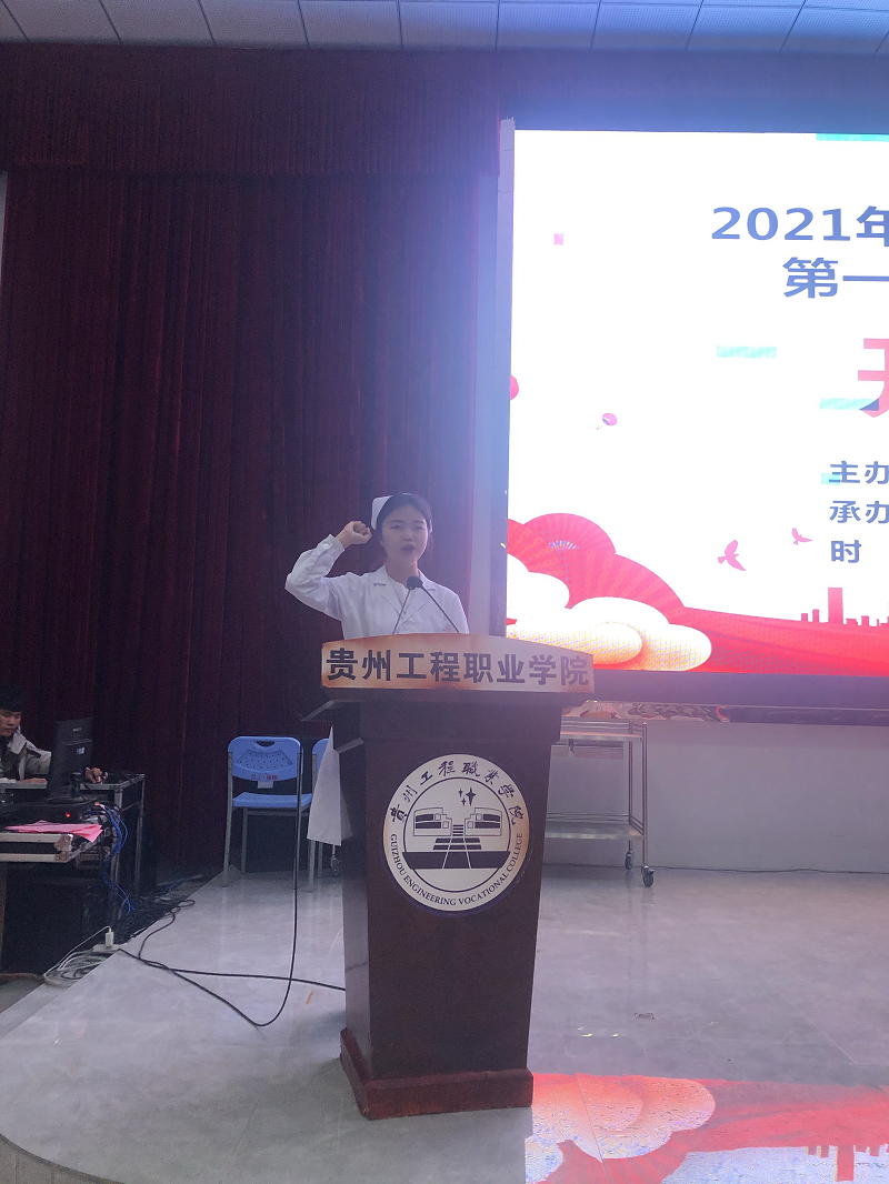 树礼仪形象  展天使风采 ——护理学院隆重举行开云网页版第一届护理礼仪大赛开幕式暨选拔赛初赛(图2)