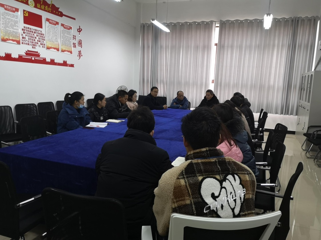 装备制造与信息技术学院与现代服务管理学院组织乘务教研室交接仪式(图1) 装备制造与信息技术学院与现代服务管理学院组织乘务教研室交接仪式(图1)