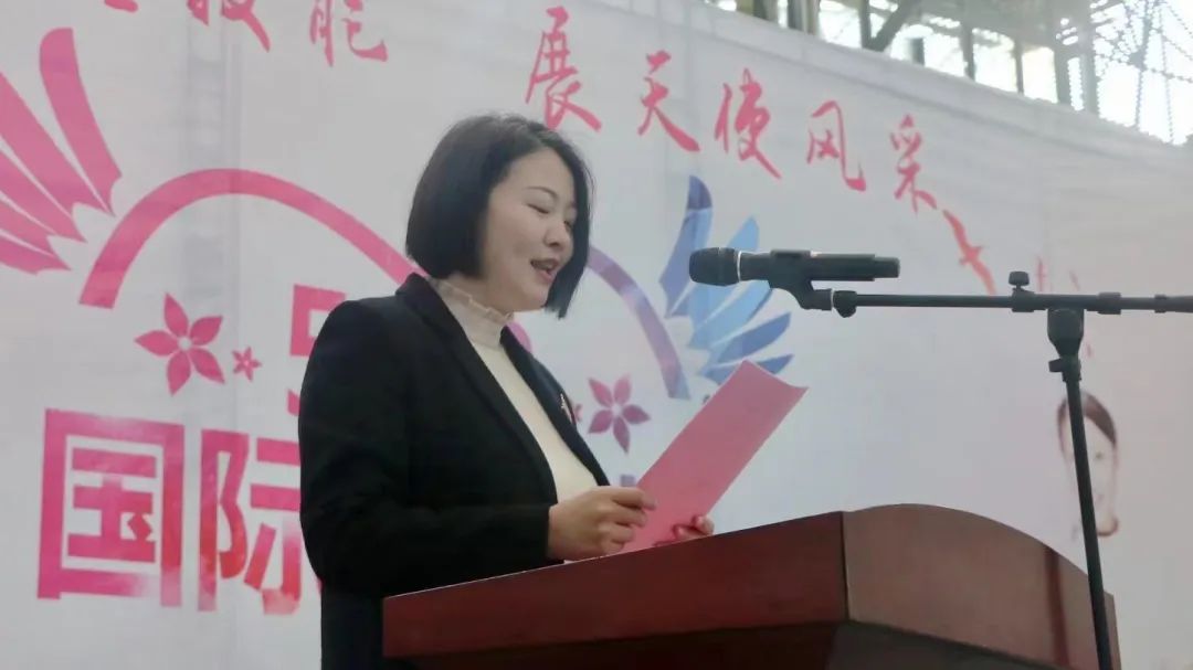 开云网页版举行5·12国际护士节活动暨授帽仪式(图10) 开云网页版举行5·12国际护士节活动暨授帽仪式(图10)