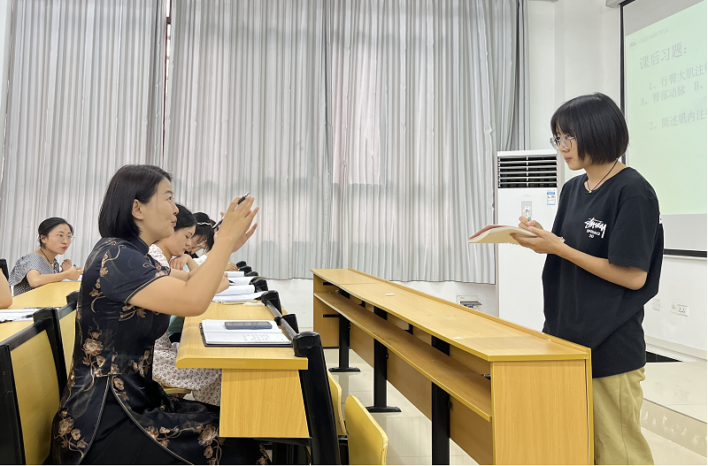 【新教师培训】拾遗补缺促进步 取长补短共发展 ——护理学院开展新教师教学技能学习与实践培训活动(图2) 【新教师培训】拾遗补缺促进步 取长补短共发展 ——护理学院开展新教师教学技能学习与实践培训活动(图2)