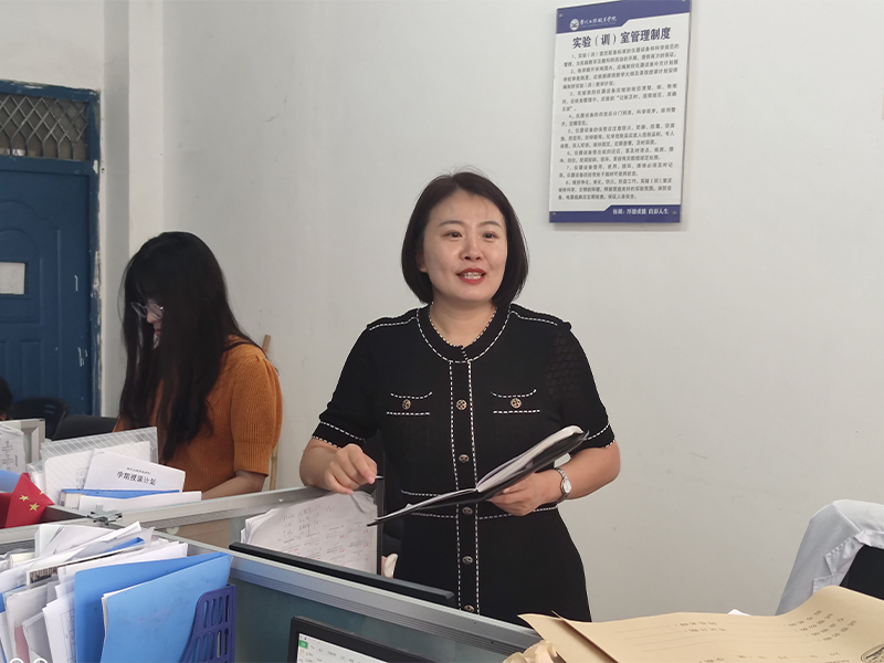抚今追昔,展望未来—— 药学院召开暑期工作安排会议(图1) 抚今追昔,展望未来—— 药学院召开暑期工作安排会议(图1)
