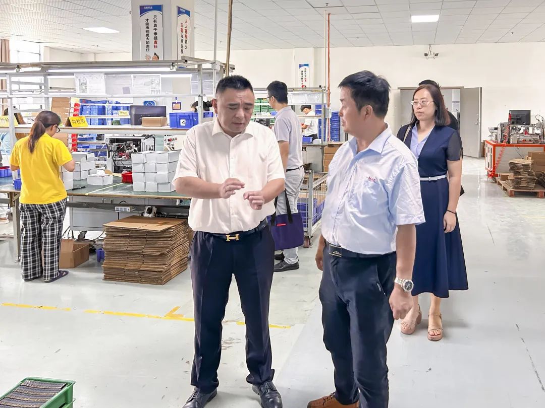 访企拓岗促就业 校企合作谋发展丨学校董事长赵泽辉带队赴重庆秀山开展访企拓岗专项行动(图1) 访企拓岗促就业 校企合作谋发展丨学校董事长赵泽辉带队赴重庆秀山开展访企拓岗专项行动(图1)