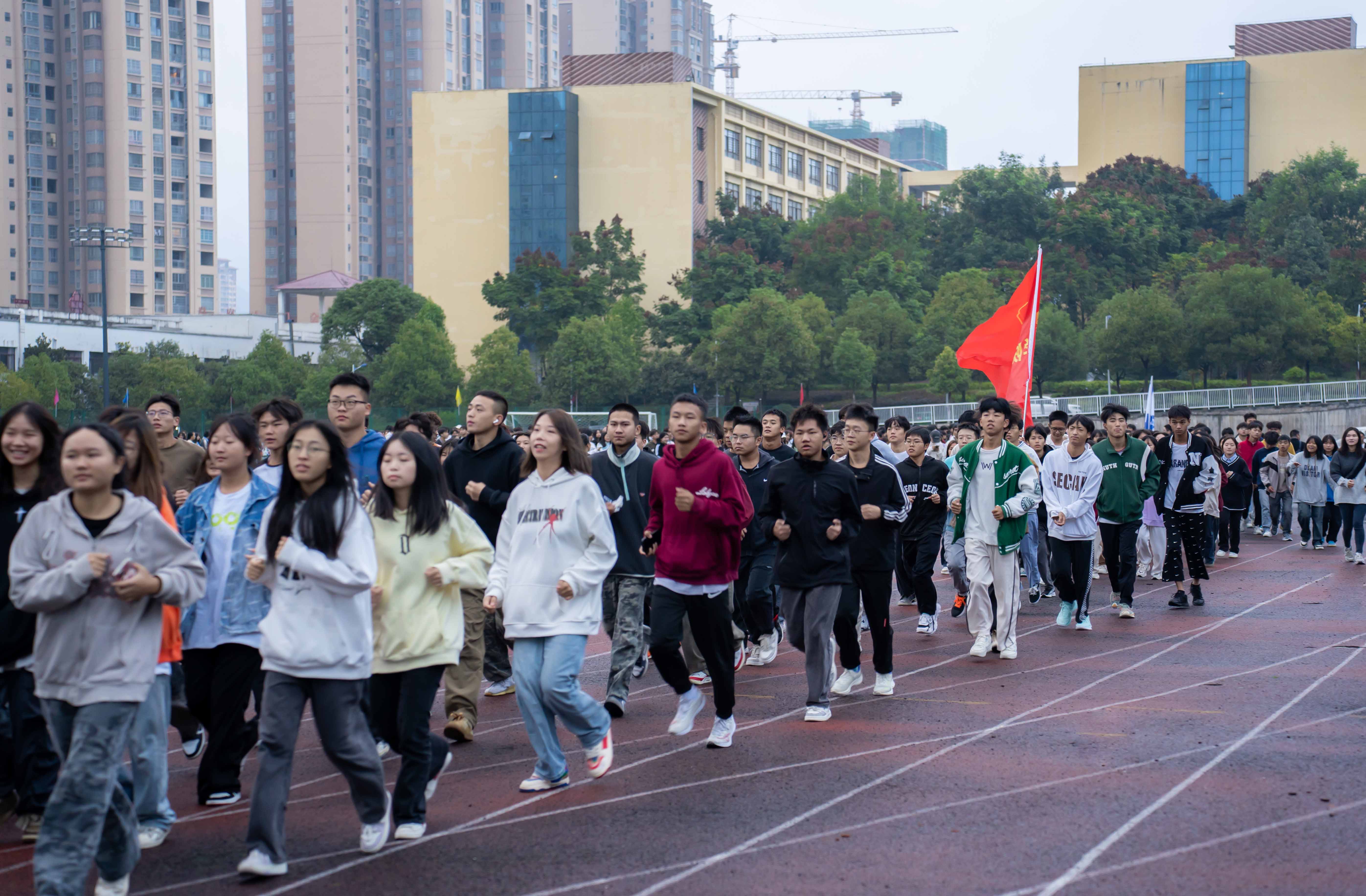 人人享受体育 健康拥抱未来|我校举行阳光体育运动启动仪式(图6) 人人享受体育 健康拥抱未来|我校举行阳光体育运动启动仪式(图6)