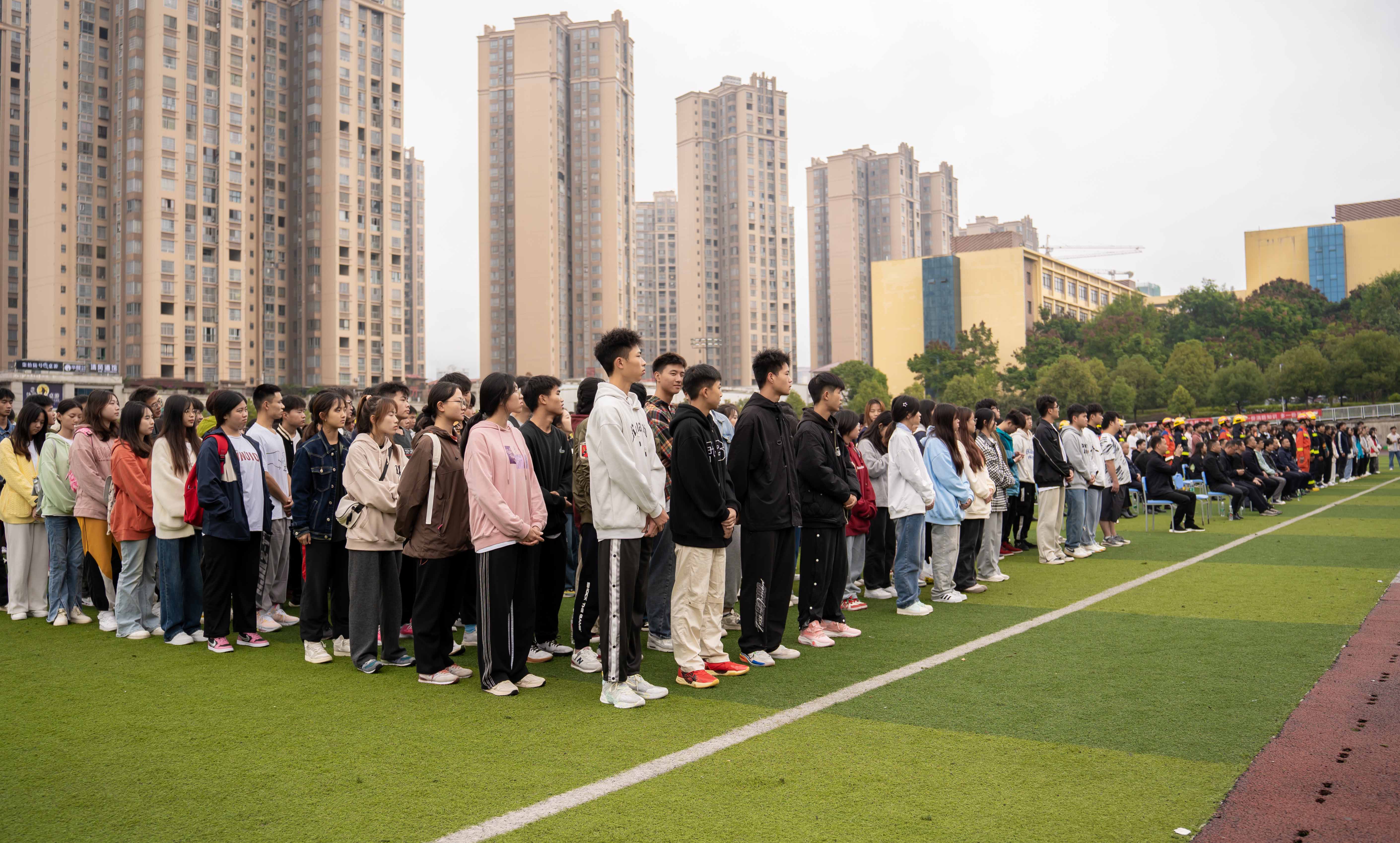 2023年德江县消防宣传月活动启动仪式暨第二届大学生消防技能运动会在开云网页版举行(图2) 2023年德江县消防宣传月活动启动仪式暨第二届大学生消防技能运动会在开云网页版举行(图2)