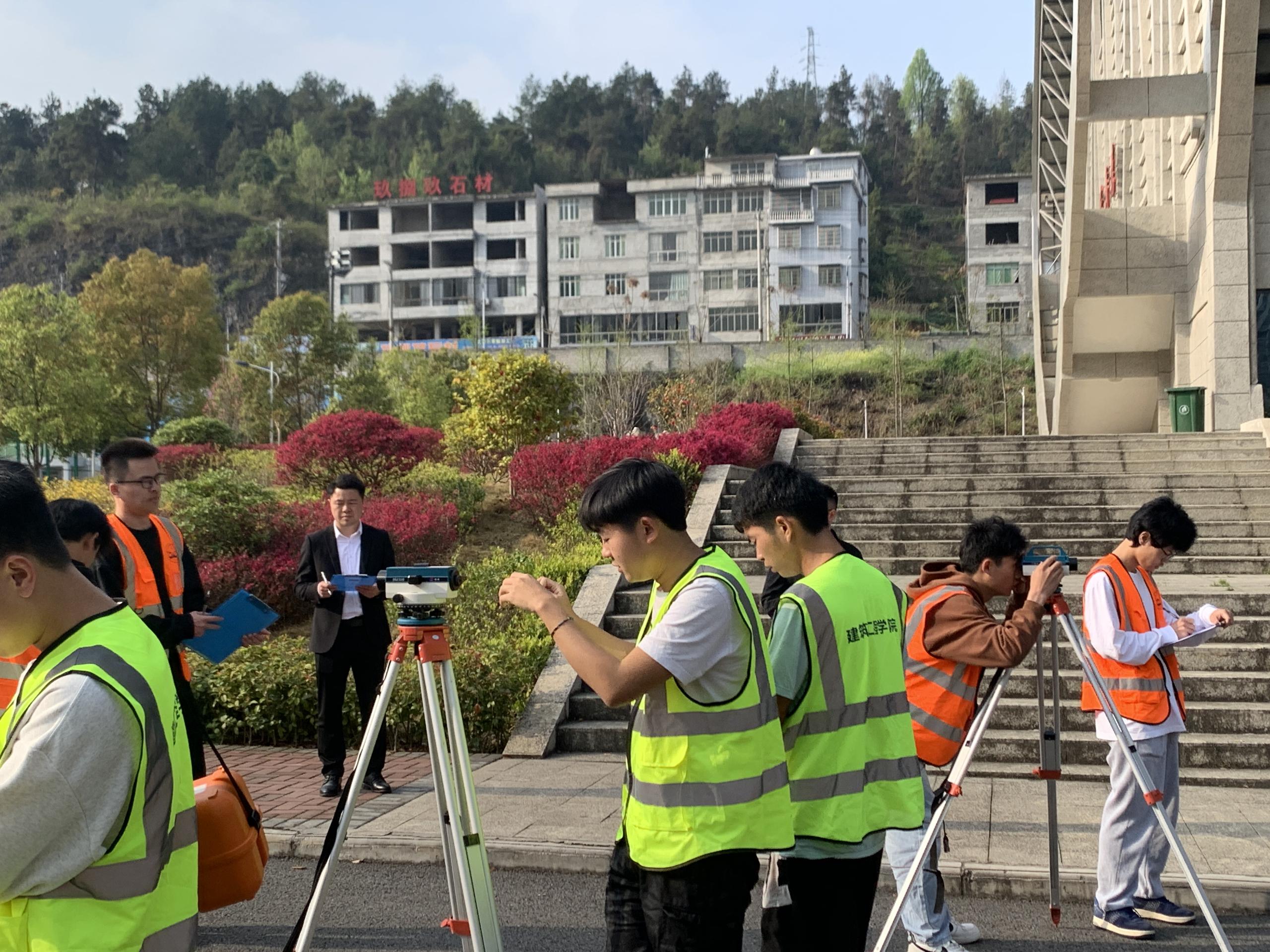 “扬技能之帆,启梦想之旅”—建筑工程学院“技能竞赛活动月”暨2024年学生职业技能大赛取得圆满成功(图1) “扬技能之帆,启梦想之旅”—建筑工程学院“技能竞赛活动月”暨2024年学生职业技能大赛取得圆满成功(图1)