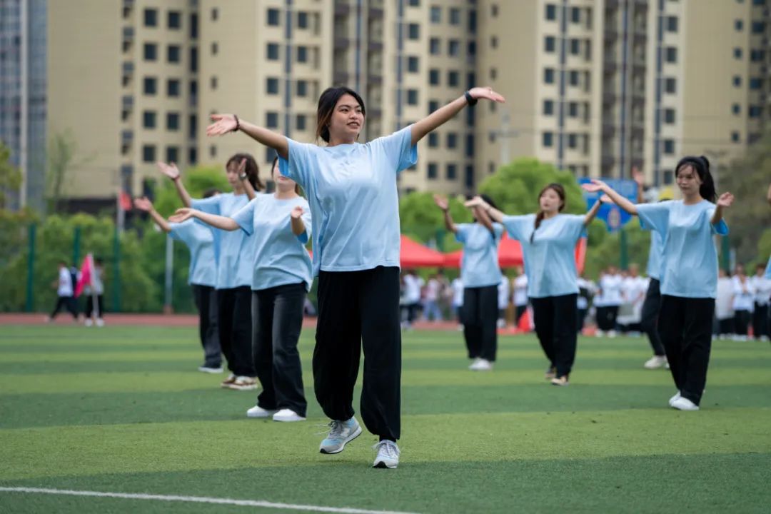 青春逢盛会 击鼓又催征丨开云网页版第九届田径运动会开幕(图18) 青春逢盛会 击鼓又催征丨开云网页版第九届田径运动会开幕(图18)