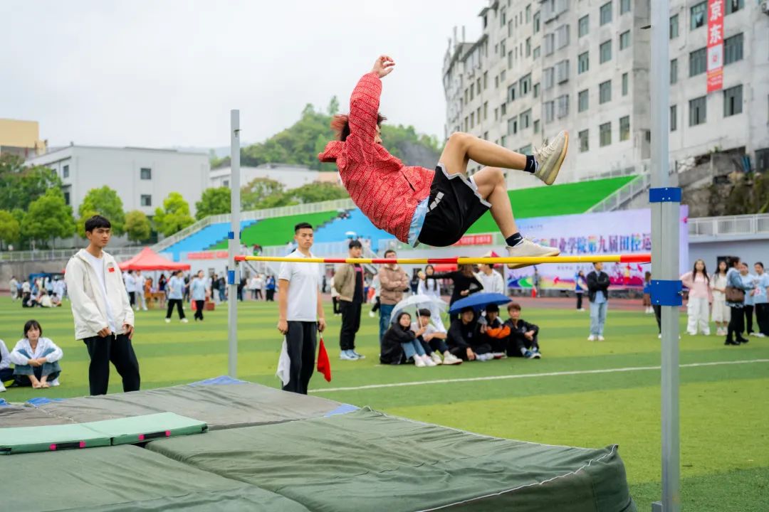 青春逢盛会 击鼓又催征丨开云网页版第九届田径运动会开幕(图25) 青春逢盛会 击鼓又催征丨开云网页版第九届田径运动会开幕(图25)