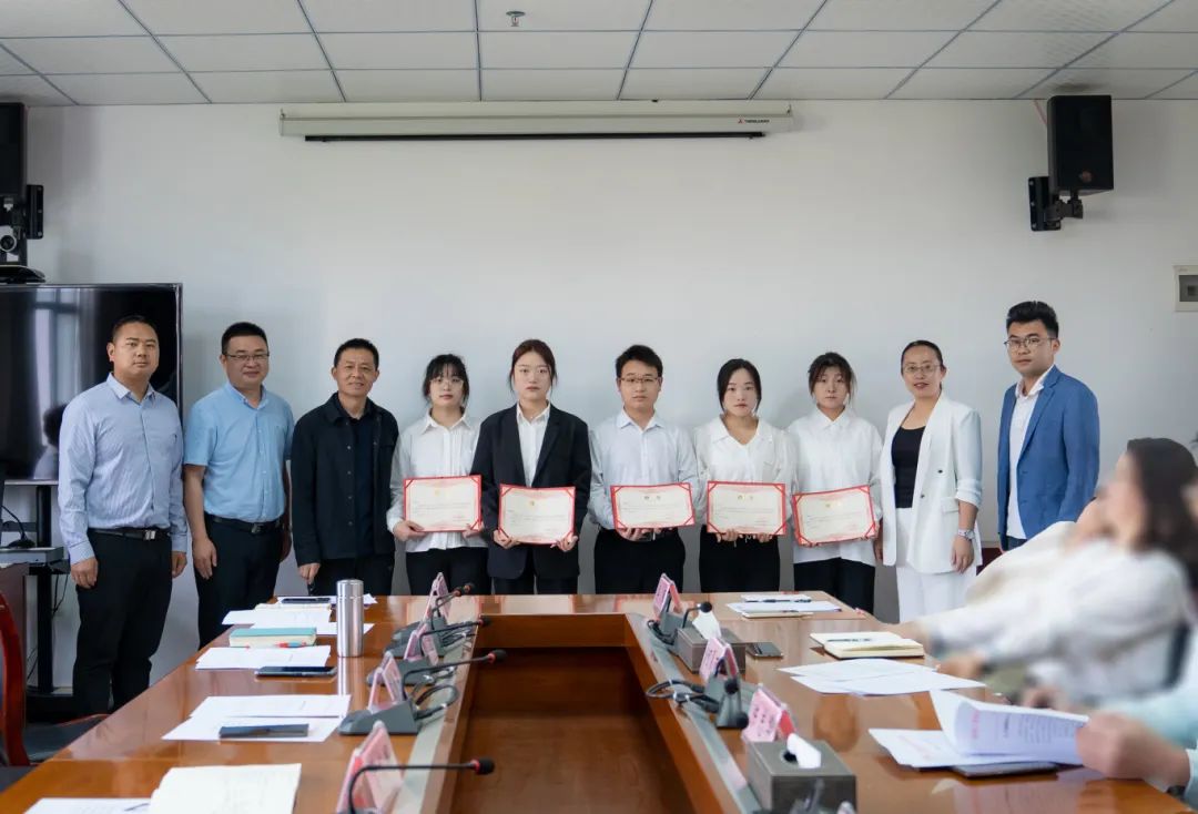 开云网页版举行融媒体中心揭牌仪式(图5) 开云网页版举行融媒体中心揭牌仪式(图5)