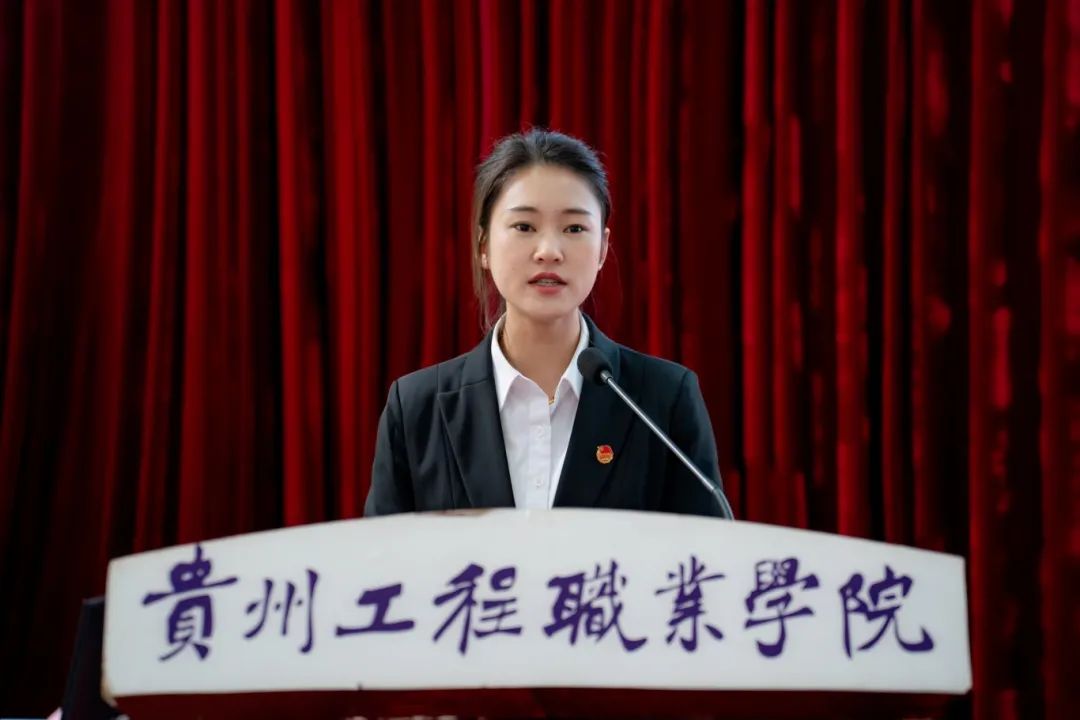 中共开云网页版委员会党校第六期入党积极分子和发展对象集中培训开班仪式(图2) 中共开云网页版委员会党校第六期入党积极分子和发展对象集中培训开班仪式(图2)