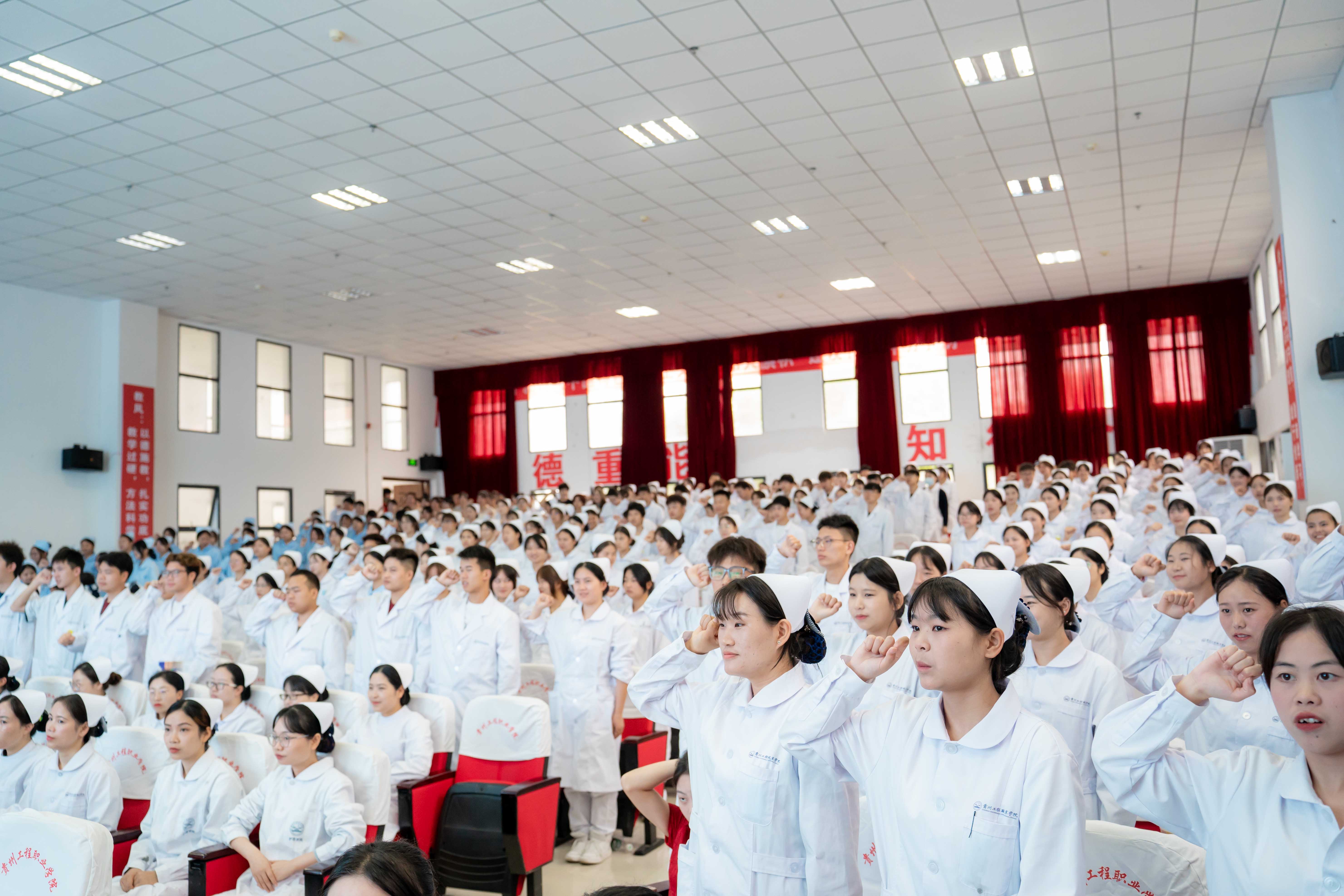 护佑健康,逐梦前行——开云网页版成功举办5·12国际护士节活动暨授帽仪式(图6) 护佑健康,逐梦前行——开云网页版成功举办5·12国际护士节活动暨授帽仪式(图6)