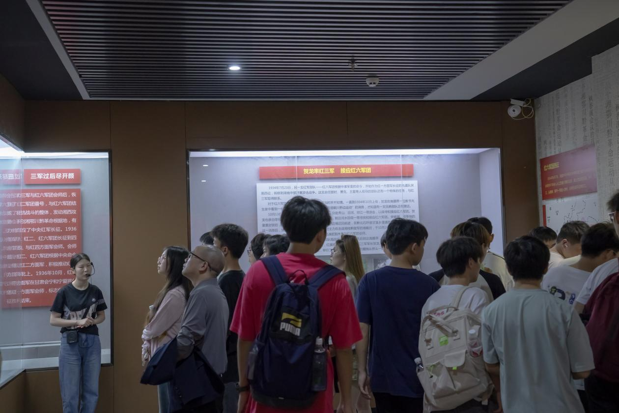 马克思主义学院 组织学生开展“传承红色基因 赓续红色血脉”实践教学活动(图3) 马克思主义学院 组织学生开展“传承红色基因 赓续红色血脉”实践教学活动(图3)