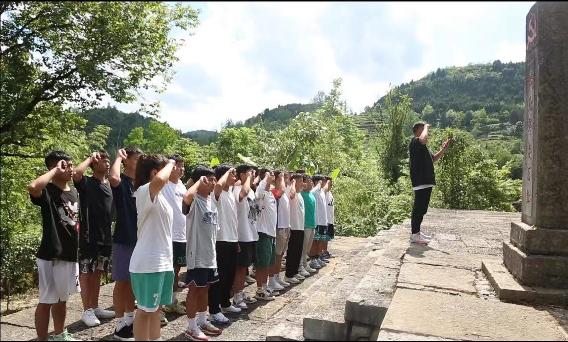 马克思主义学院 组织学生开展“传承红色基因 赓续红色血脉”实践教学活动(图5) 马克思主义学院 组织学生开展“传承红色基因 赓续红色血脉”实践教学活动(图5)