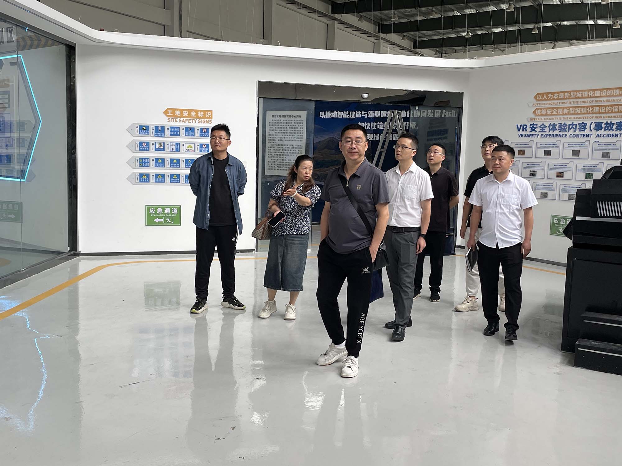 以交流促发展,以学习促建设 ——院长李虎带队赴贵州建设职业技术学院交流学习(图3) 以交流促发展,以学习促建设 ——院长李虎带队赴贵州建设职业技术学院交流学习(图3)