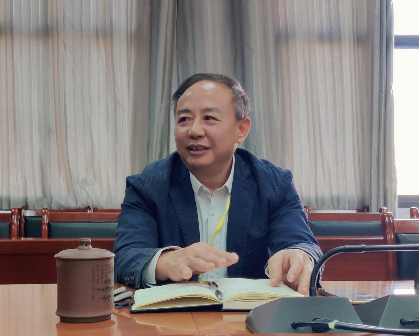 马克思主义学院召开铸牢中华民族共同体意识融入思政课教学集体备课会(图2) 马克思主义学院召开铸牢中华民族共同体意识融入思政课教学集体备课会(图2)