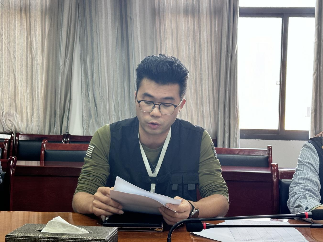马克思主义学院召开铸牢中华民族共同体意识融入思政课教学集体备课会(图3) 马克思主义学院召开铸牢中华民族共同体意识融入思政课教学集体备课会(图3)