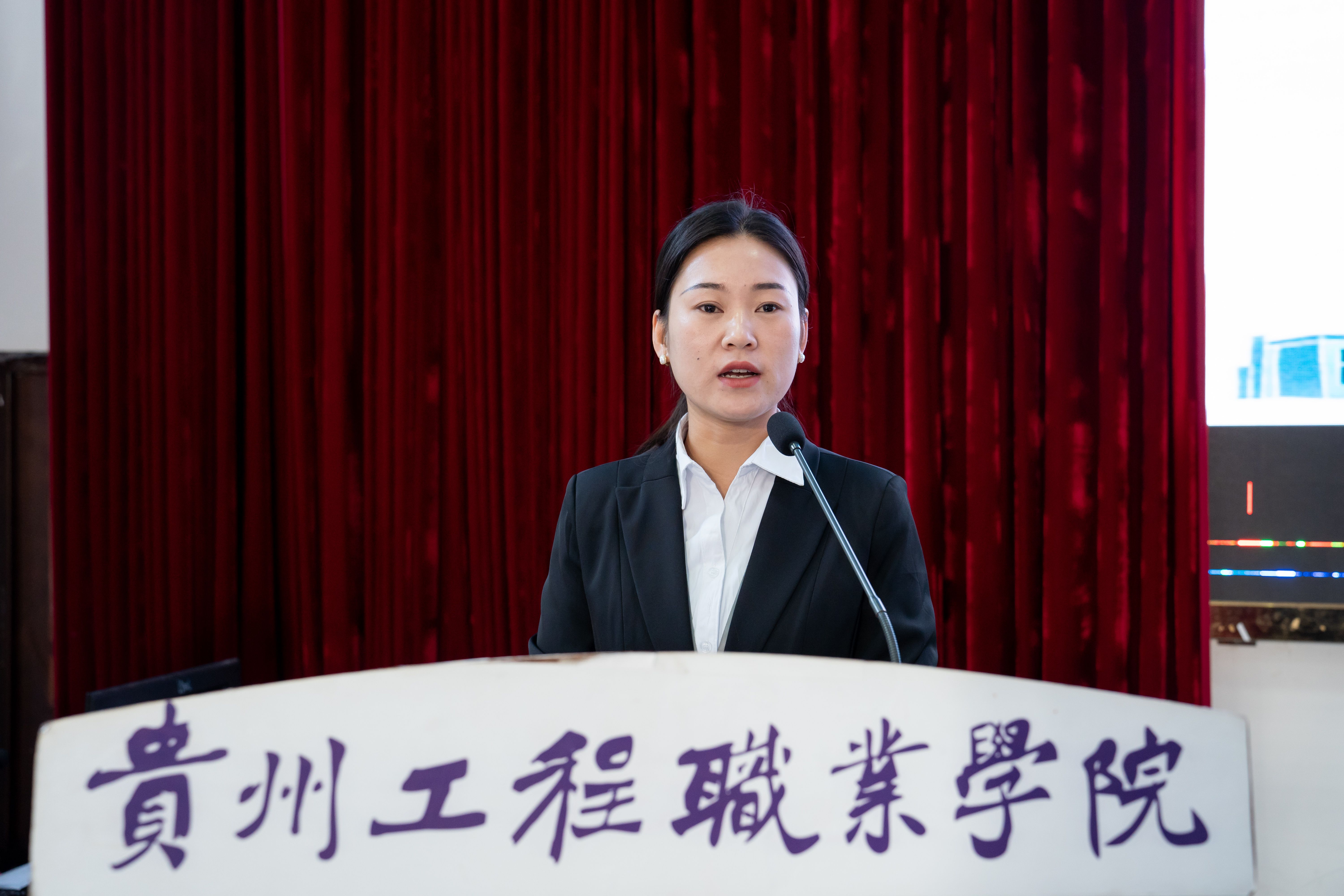 开云网页版第五次学生代表大会顺利召开(图4) 开云网页版第五次学生代表大会顺利召开(图4)