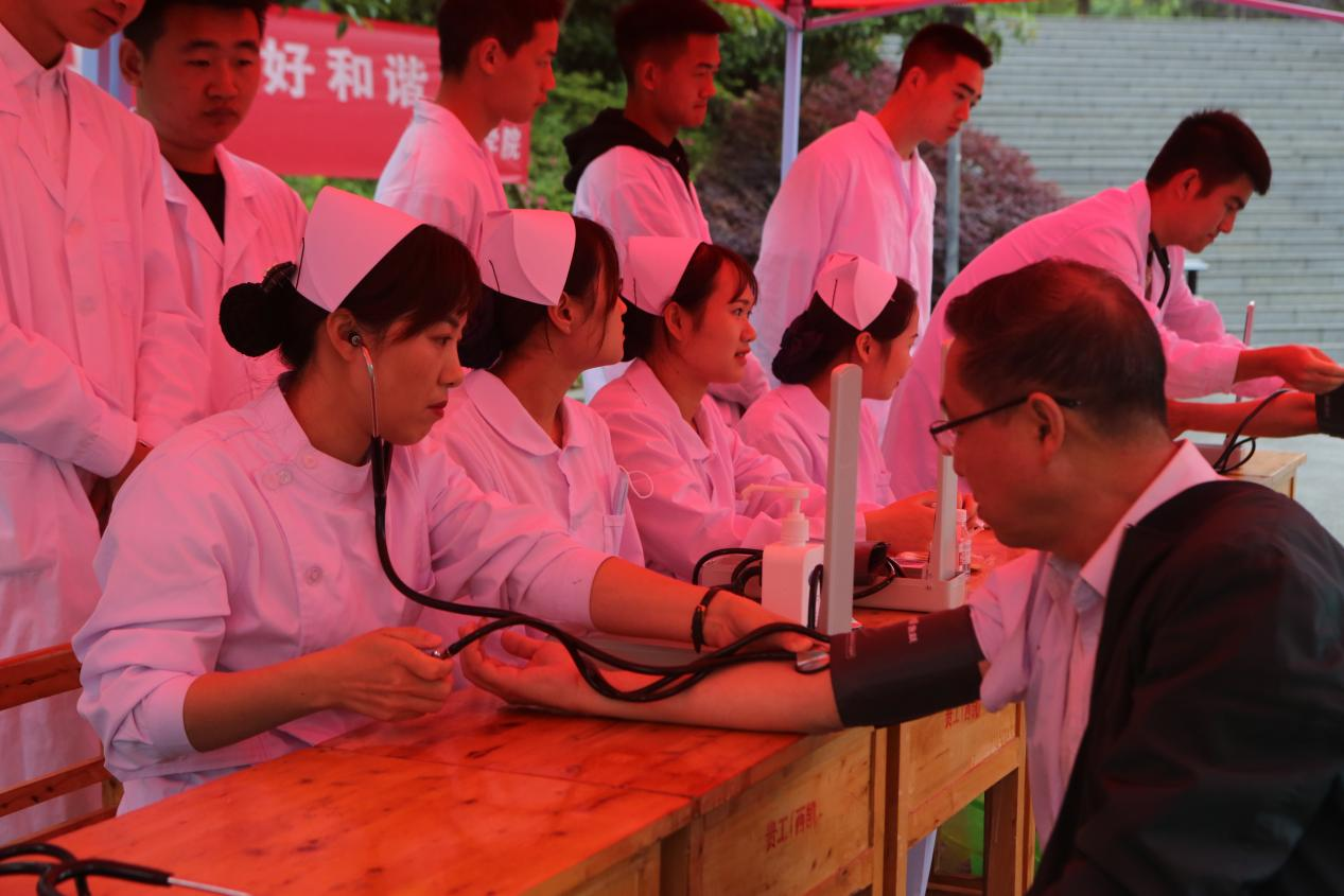 开云网页版开展义诊宣传活动(图2)